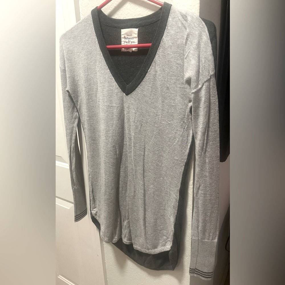 2 tone grey sweater